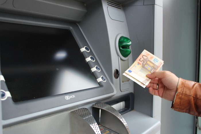 plafond retrait distributeur automatique